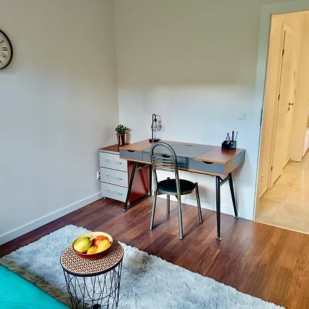 Apartmán Piano Near Cracow, Modern, 3 Rooms, Free Parking, Terrace, Garden, Wifi
